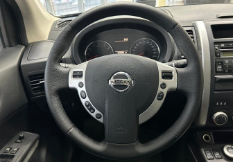Подержанный автомобиль Nissan X-Trail 2012 года (14 фото)