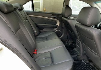 Подержанный автомобиль Chevrolet Epica 2008 года (19 фото)