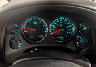 Подержанный автомобиль Chevrolet Tahoe 2012 года (13 фото)