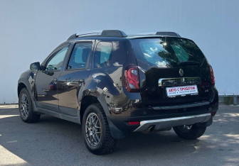 Подержанный автомобиль Renault Duster 2014 года (7 фото)