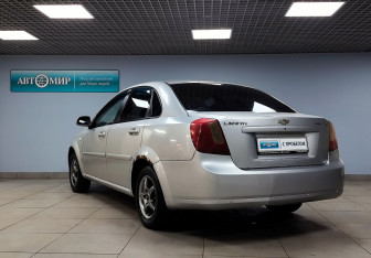 Подержанный автомобиль Chevrolet Lacetti Sedan 2008 года (7 фото)