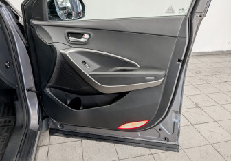 Подержанный автомобиль Hyundai Santa Fe 2016 года (24 фото)