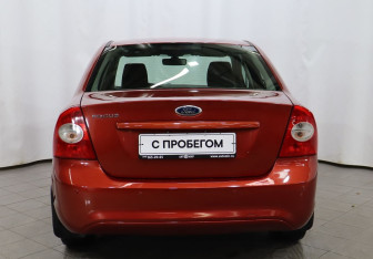 Подержанный автомобиль Ford Focus Sedan 2009 года (5 фото)