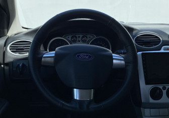 Подержанный автомобиль Ford Focus Sedan 2008 года (12 фото)