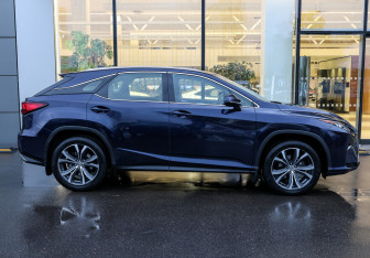 Подержанный автомобиль Lexus RX 2017 года (8 фото)