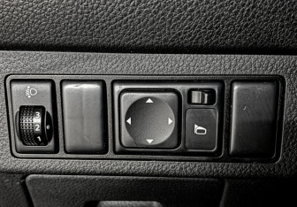 Подержанный автомобиль Nissan Tiida Sedan 2013 года (19 фото)