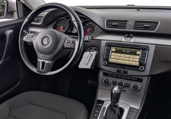 Подержанный автомобиль Volkswagen Passat Wagon 2013 года (28 фото)