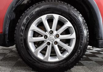 Подержанный автомобиль Mitsubishi Outlander 2014 года (5 фото)