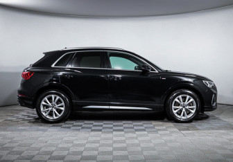Подержанный автомобиль Audi Q3 2021 года (4 фото)