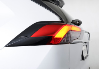 Подержанный автомобиль Toyota RAV4 2023 года (24 фото)