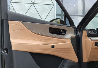 Подержанный автомобиль Jaecoo J8 2024 года (18 фото)