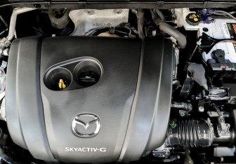 Подержанный автомобиль Mazda CX-5 2020 года (9 фото)