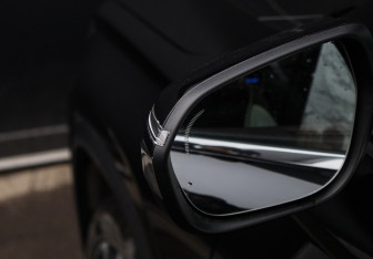 Подержанный автомобиль Geely Monjaro 2023 года (18 фото)