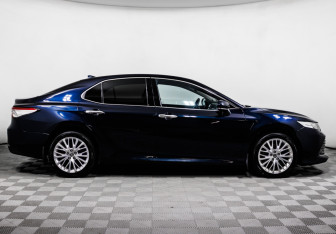 Подержанный автомобиль Toyota Camry Sedan 2020 года (4 фото)