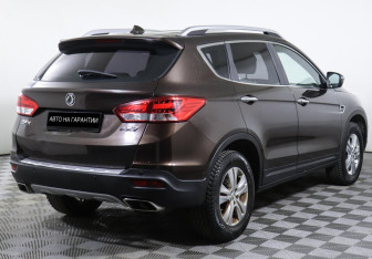 Подержанный автомобиль DongFeng AX7 2018 года (3 фото)