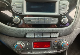 Подержанный автомобиль Kia Ceed Hatchback 2012 года (14 фото)