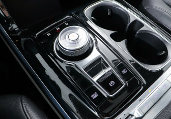 Подержанный автомобиль Kia Carnival 2021 года (20 фото)