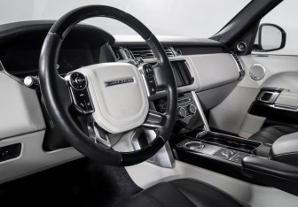 Подержанный автомобиль Land Rover Range Rover 2015 года (14 фото)