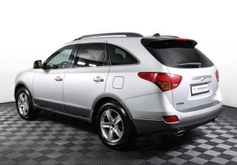 Подержанный автомобиль Hyundai ix55 2011 года (7 фото)