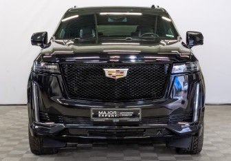 Подержанный автомобиль Cadillac Escalade Suv 2021 года (2 фото)