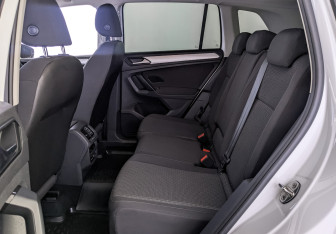 Подержанный автомобиль Volkswagen Tiguan 2020 года (18 фото)