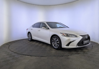 Подержанный автомобиль Lexus ES 2021 года (3 фото)