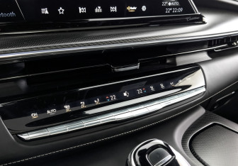 Подержанный автомобиль Cadillac Escalade Suv 2022 года (21 фото)