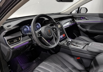 Подержанный автомобиль Hongqi H5 2024 года (15 фото)