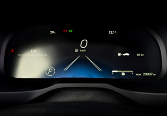 Подержанный автомобиль Toyota RAV4 2025 года (13 фото)