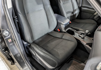 Подержанный автомобиль Toyota RAV4 2014 года (23 фото)