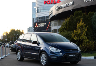 Подержанный автомобиль Ford S-MAX 2011 года (2 фото)