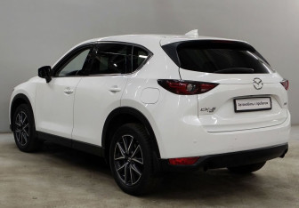 Подержанный автомобиль Mazda CX-5 2017 года (7 фото)