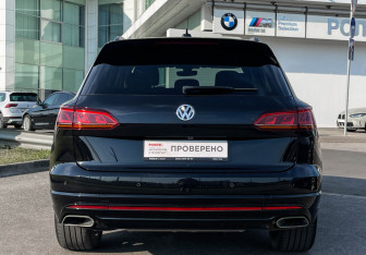 Подержанный автомобиль Volkswagen Touareg 2019 года (6 фото)