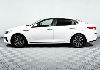 Подержанный автомобиль Kia Optima Sedan 2019 года (3 фото)