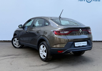 Подержанный автомобиль Renault Arkana 2019 года (7 фото)