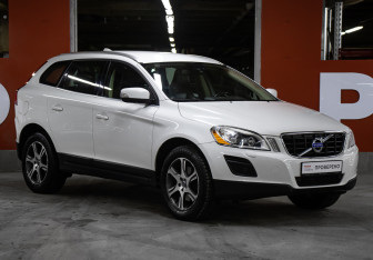 Подержанный автомобиль Volvo XC60 2010 года (3 фото)