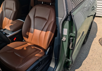 Подержанный автомобиль Audi Q8 2021 года (20 фото)