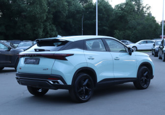 Подержанный автомобиль Omoda C5 2023 года (5 фото)