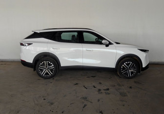 Подержанный автомобиль Omoda C7 2025 года (8 фото)