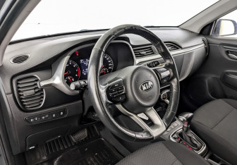 Подержанный автомобиль Kia Rio Hatchback 2021 года (16 фото)