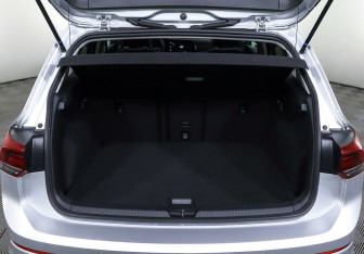 Подержанный автомобиль Volkswagen Golf Hatchback 2020 года (15 фото)