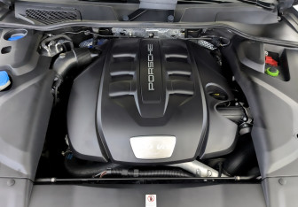 Подержанный автомобиль Porsche Cayenne 2017 года (9 фото)