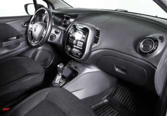 Подержанный автомобиль Renault Kaptur 2020 года (11 фото)