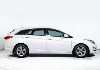 Подержанный автомобиль Hyundai i40 Wagon 2015 года (4 фото)