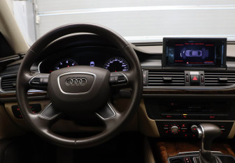 Подержанный автомобиль Audi A6 Sedan 2012 года (9 фото)