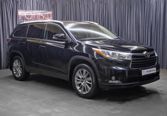 Подержанный автомобиль Toyota Highlander 2013 года (3 фото)