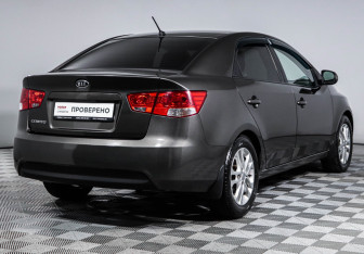 Подержанный автомобиль Kia Cerato Sedan 2011 года (5 фото)