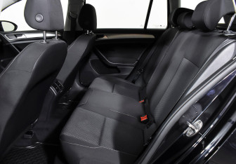 Подержанный автомобиль Volkswagen Golf Wagon 2018 года (15 фото)