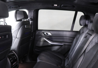 Подержанный автомобиль BMW X7 2021 года (13 фото)