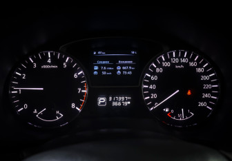 Подержанный автомобиль Nissan Teana 2014 года (14 фото)